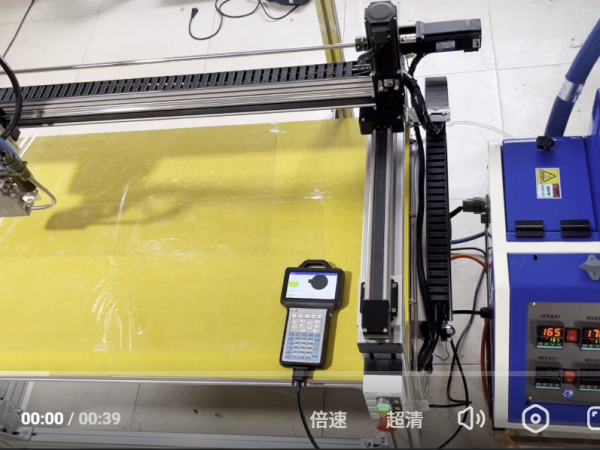 三轴点胶机-任意轨迹打胶